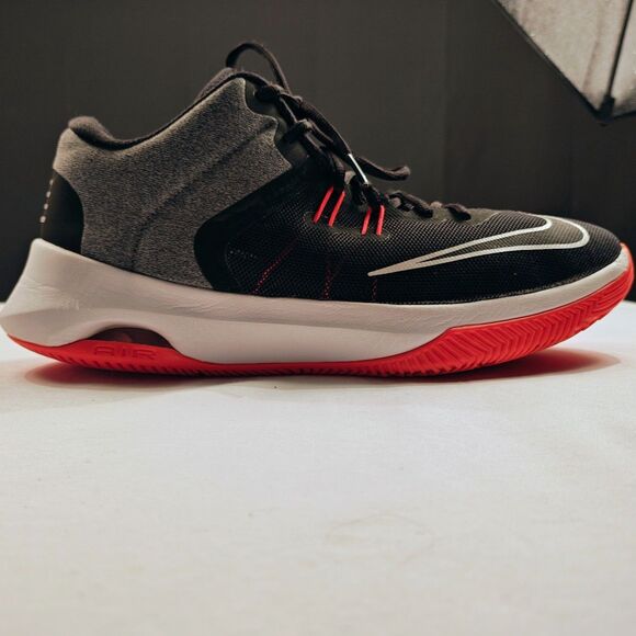 Nike Air Versitile 2 Sneakers Mens US 9.5 - Picture 4 of 15